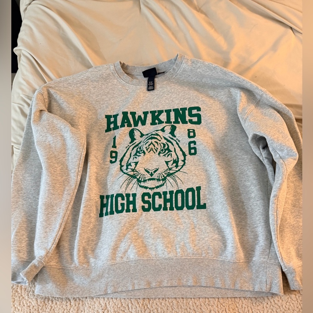 Preowned Men’s H&M Stranger Things Graphic Crewneck Sweater. Size XXL